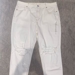 American Eagle White Mom Jean